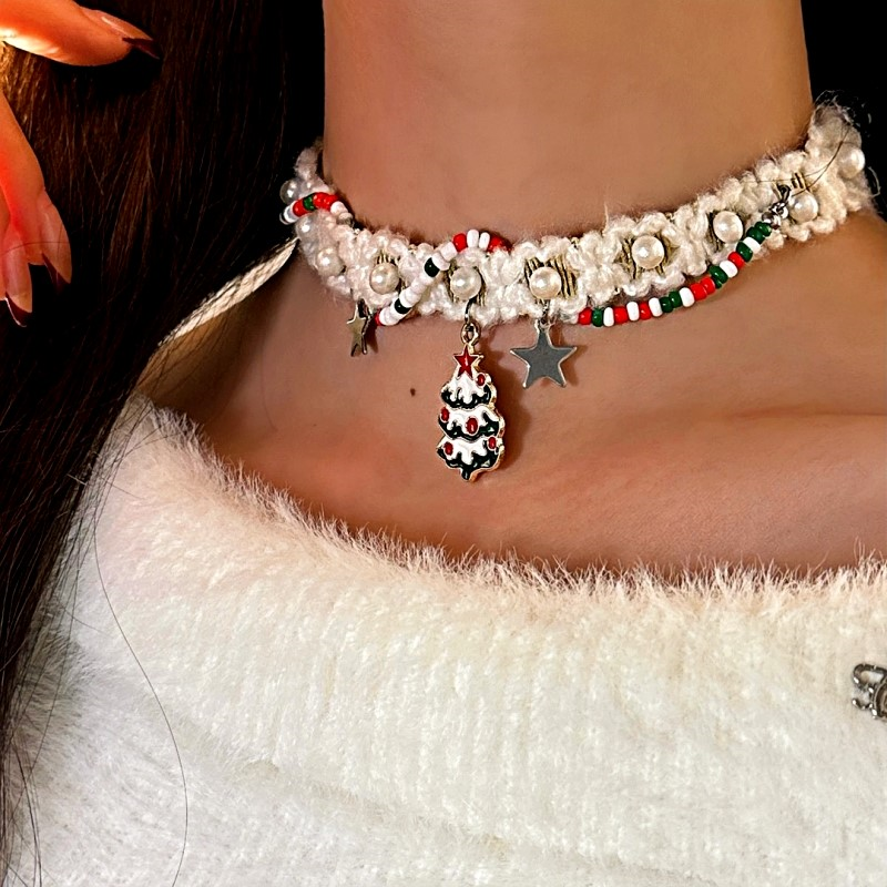 Christmas Tree White Plush Star Choker