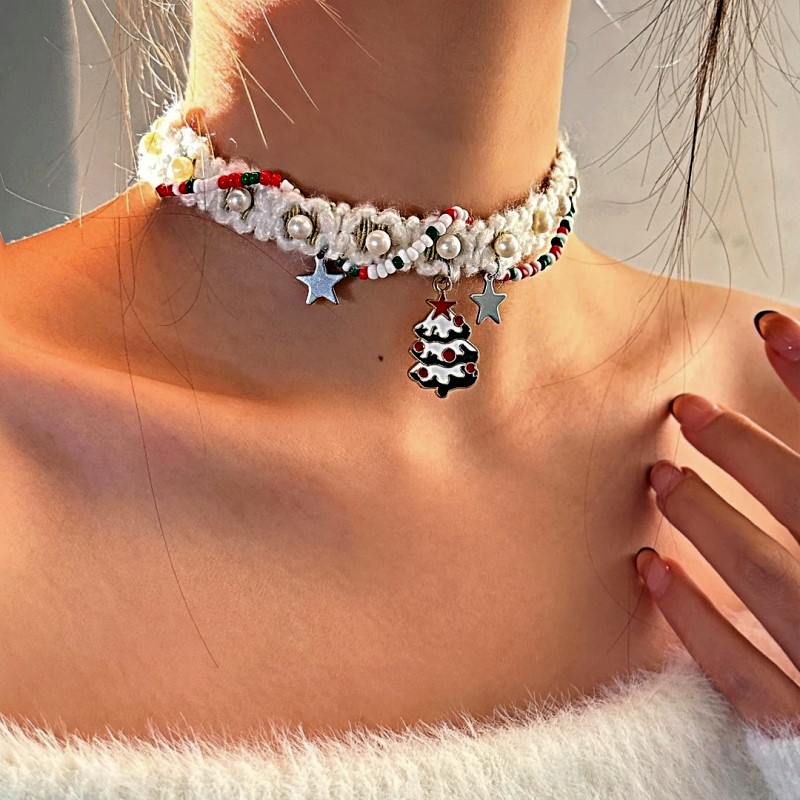 Christmas Tree White Plush Star Choker