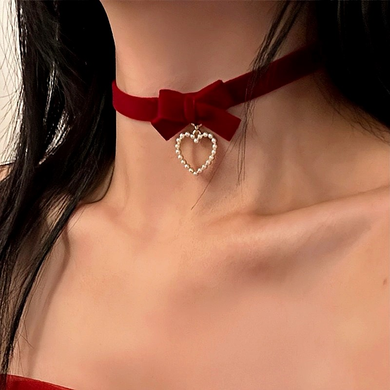 Christmas Wine Red Velvet Bow Heart Choker
