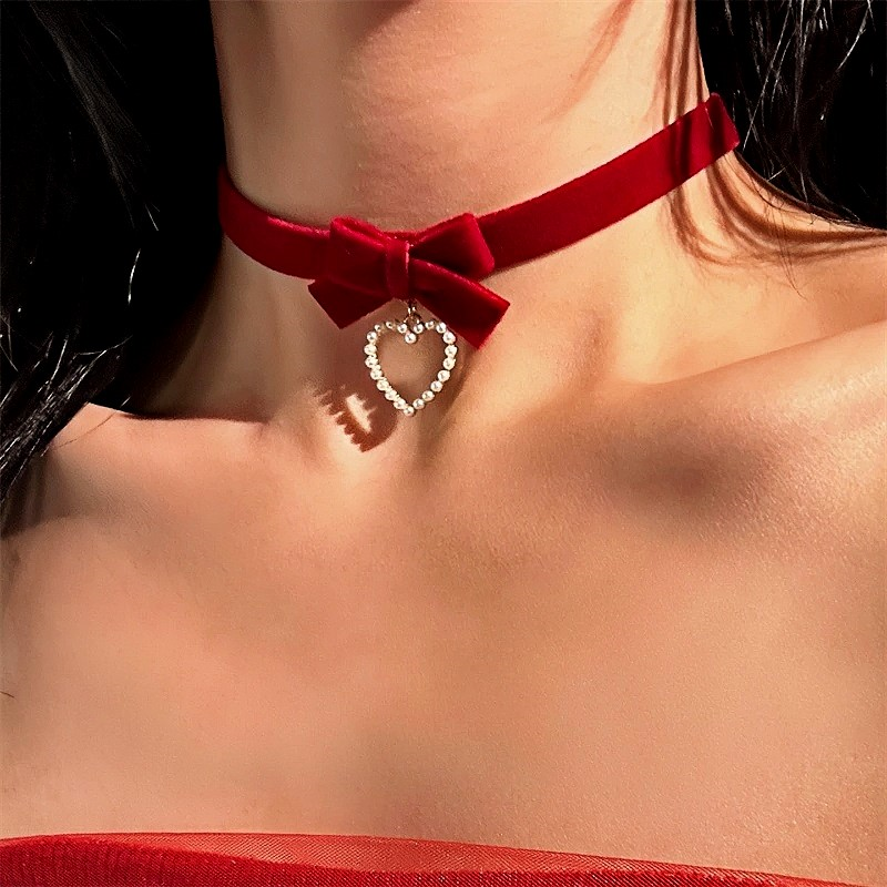 Christmas Wine Red Velvet Bow Heart Choker